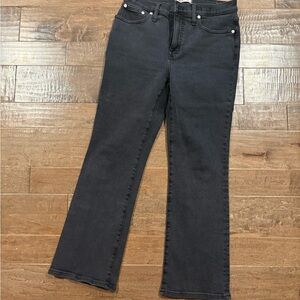 Mid-Rise Cropped Kick Out Jeans